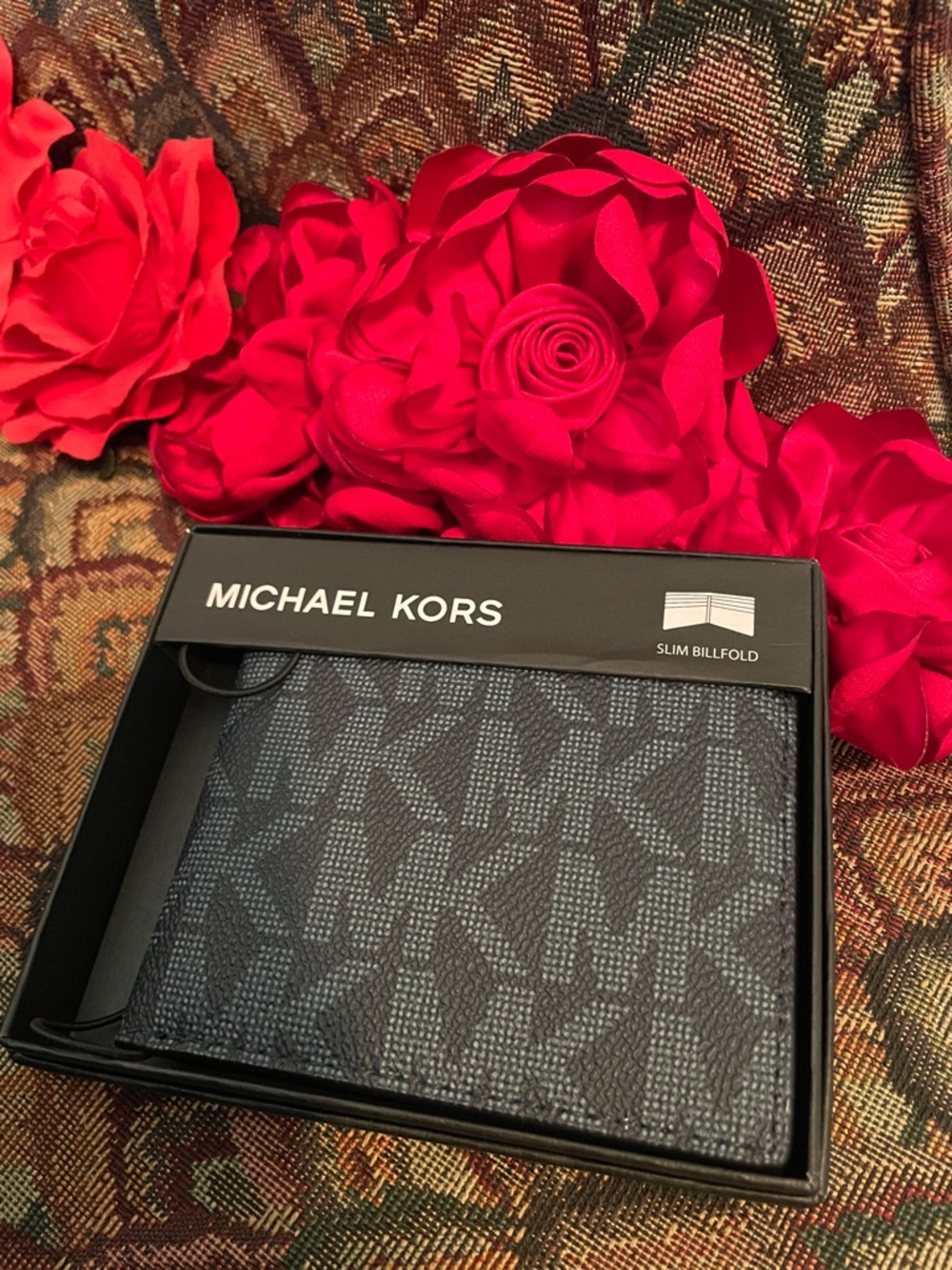 New in box Michael Kors slim Andy billfold wallet in black and blue monogram NEW